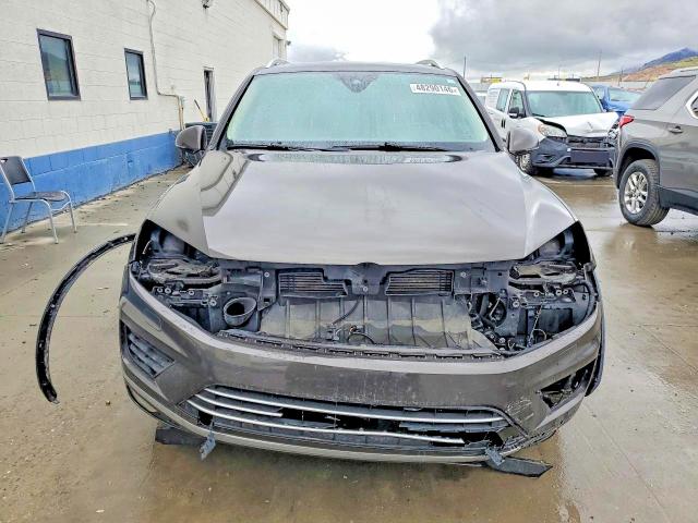 48290146 :رقم المزاد ، WVGEF9BP6GD012879 vin ، 2016 Volkswagen Touareg مزاد بيع