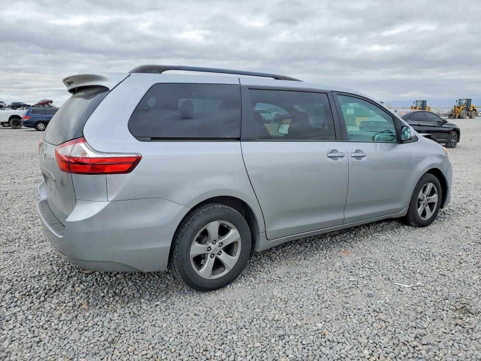 50431836 :رقم المزاد ، 5TDKK3DC2FS599966 vin ، 2015 Toyota Sienna مزاد بيع