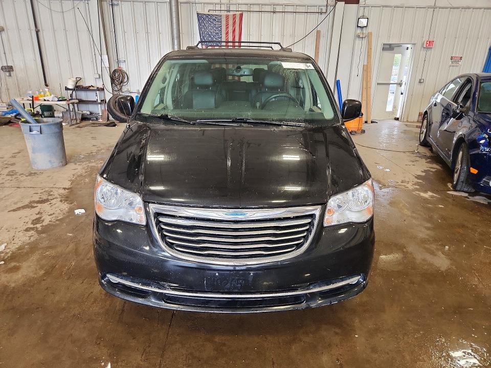 51023826 :رقم المزاد ، 2C4RC1BG3FR715416 vin ، 2015 Chrysler Town & Country مزاد بيع