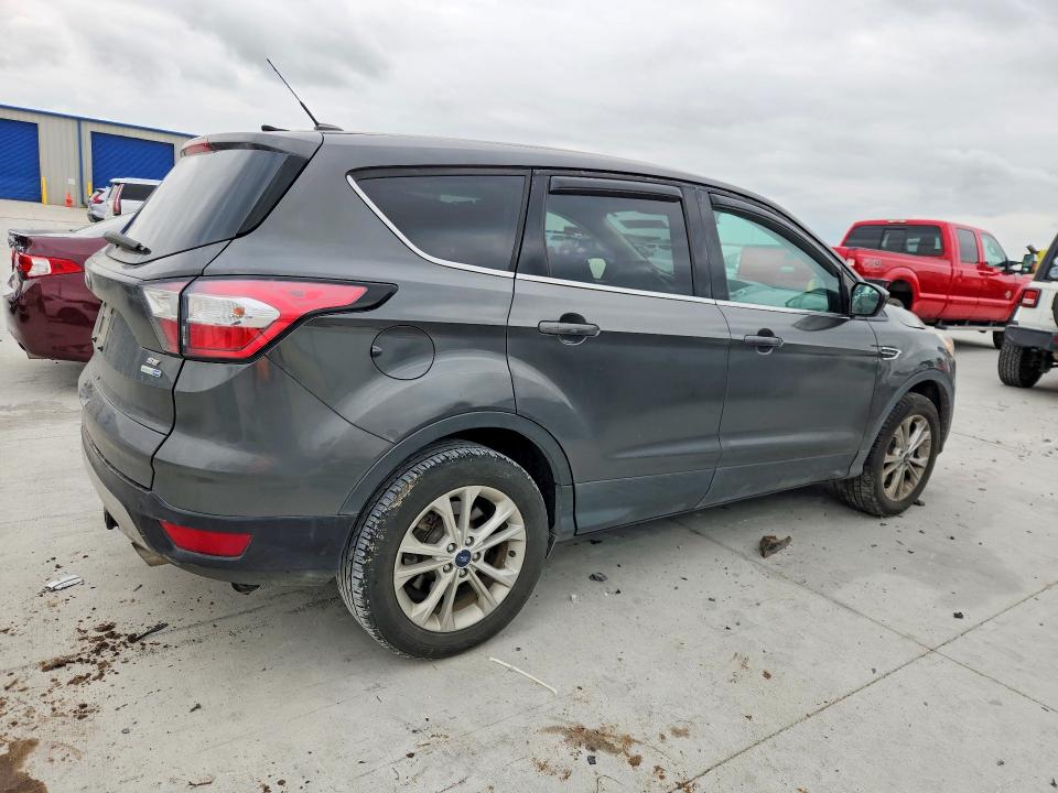 2017 Ford Escape მანქანა იყიდება აუქციონზე, vin: 1FMCU9GD6HUE39542, აუქციონის ნომერი: 49939186