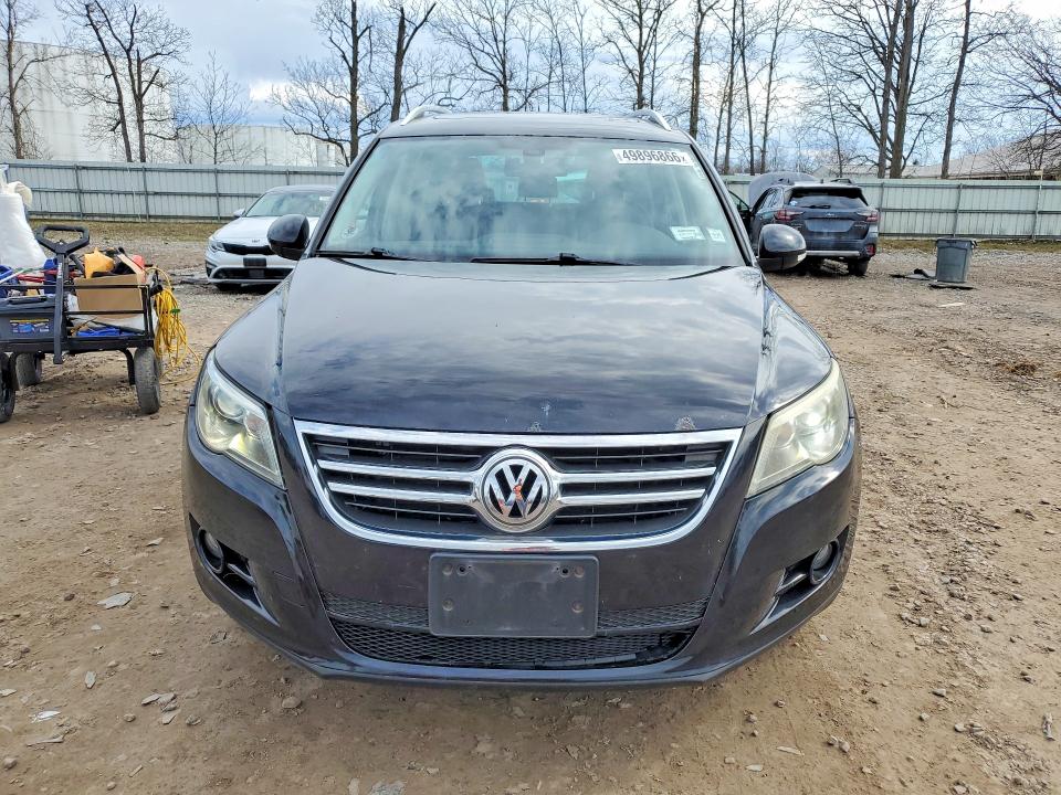2011 Volkswagen Tiguan მანქანა იყიდება აუქციონზე, vin: WVGBV7AX6BW554623, აუქციონის ნომერი: 49896866