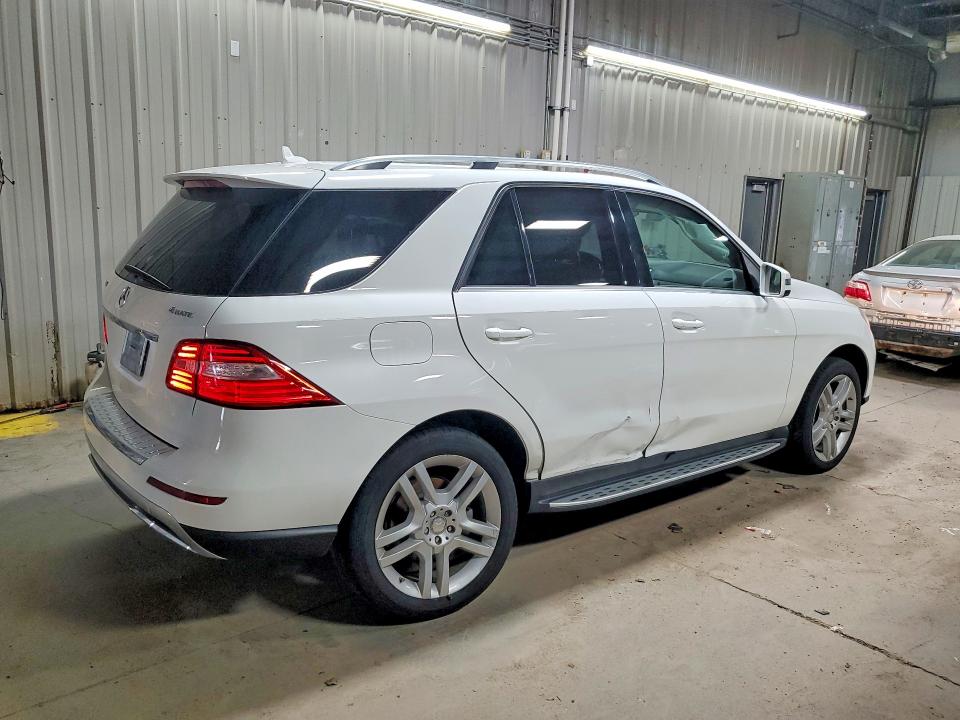2015 Mercedes-benz Ml მანქანა იყიდება აუქციონზე, vin: 4JGDA5HB6FA563215, აუქციონის ნომერი: 47270686