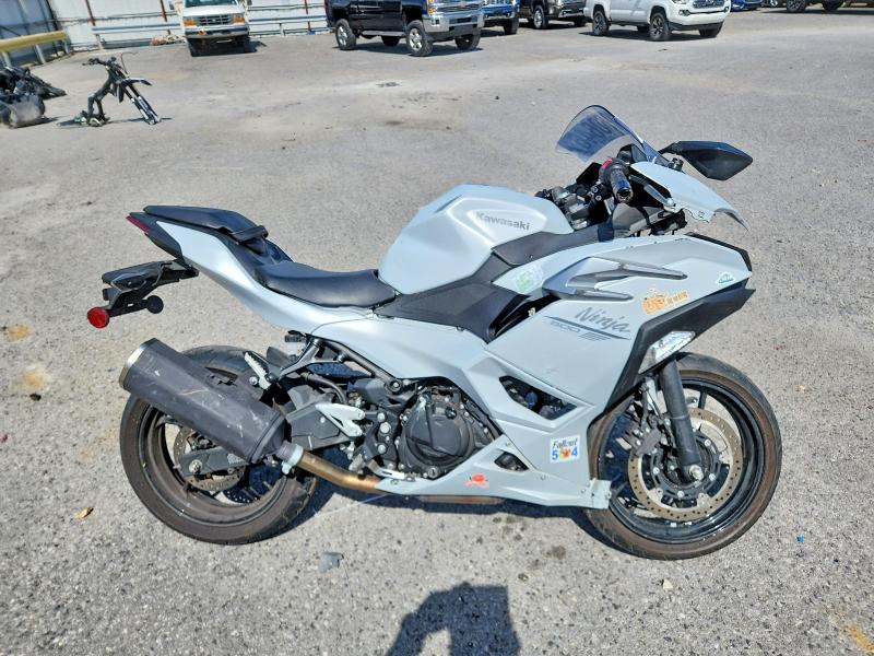 49060646 :رقم المزاد ، ML5EXGG17SDA47351 vin ، 2025 Kawasaki Ex500 مزاد بيع