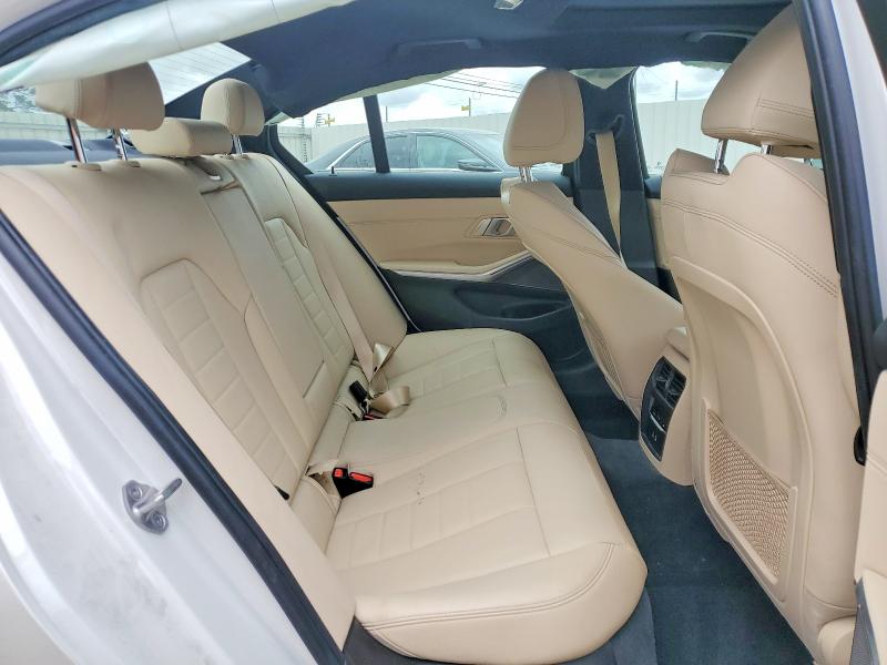 50197076 :رقم المزاد ، 3MW5P7J0XM8B52448 vin ، 2021 Bmw 330e مزاد بيع