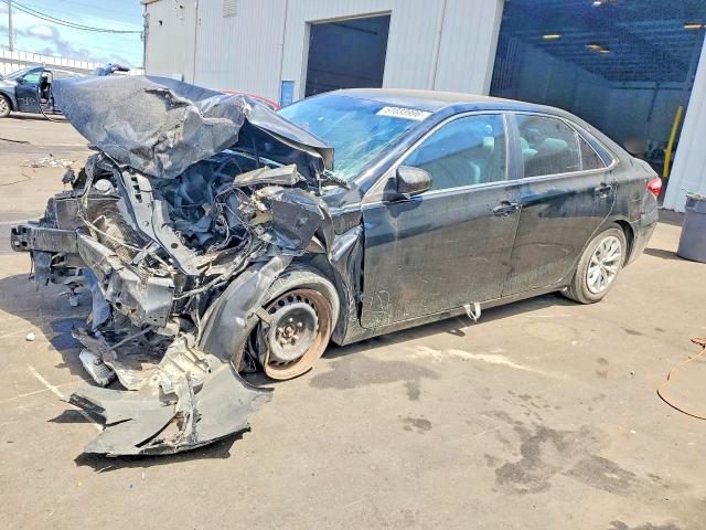51033996 :رقم المزاد ، 4T4BF1FK7FR478246 vin ، 2015 Toyota Camry مزاد بيع