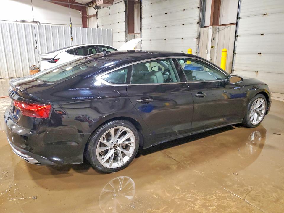 Продаж на аукціоні авто 2022 Audi A5, vin: WAUABCF50NA033002, номер лоту: 49018786