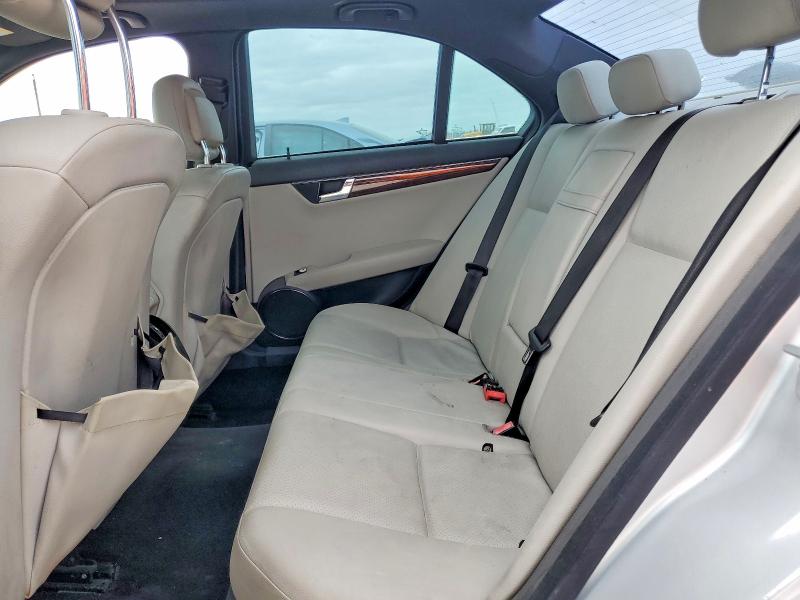 50013606 :رقم المزاد ، WDDGF5EB0AR107654 vin ، 2010 Mercedes-benz C مزاد بيع