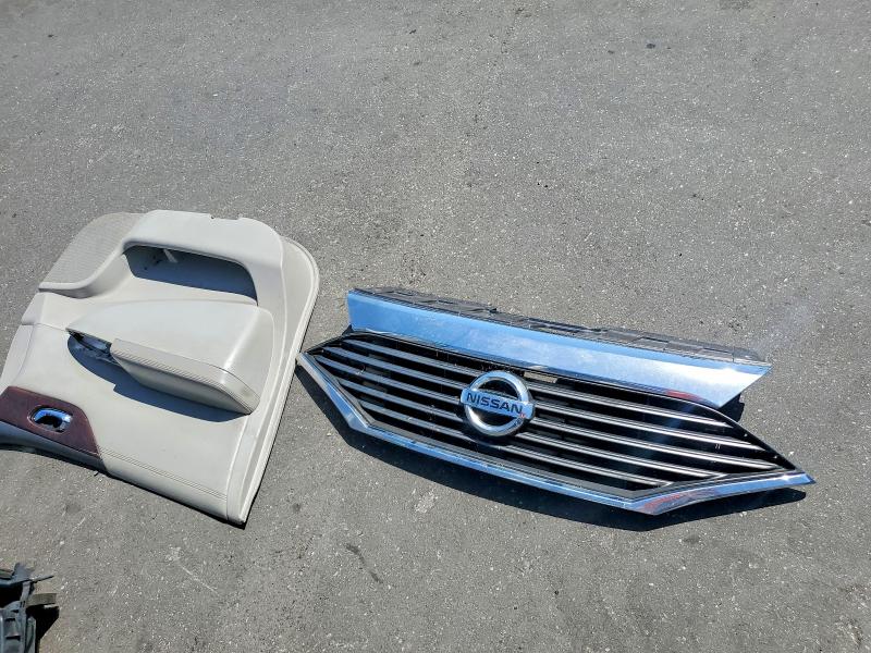 49916156 :رقم المزاد ، JN8AE2KP2H9167032 vin ، 2017 Nissan Quest مزاد بيع