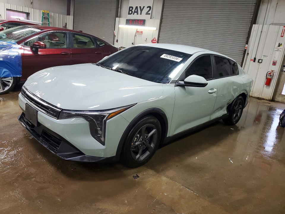 Продажа на аукционе авто 2025 Kia K4, vin: 3KPFT4DE5SE117291, номер лота: 49285556