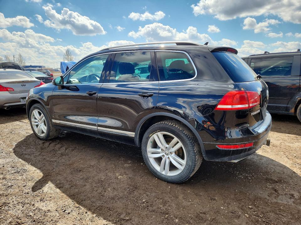 2013 Volkswagen Touareg მანქანა იყიდება აუქციონზე, vin: WVGDF9BPXDD010849, აუქციონის ნომერი: 49129146
