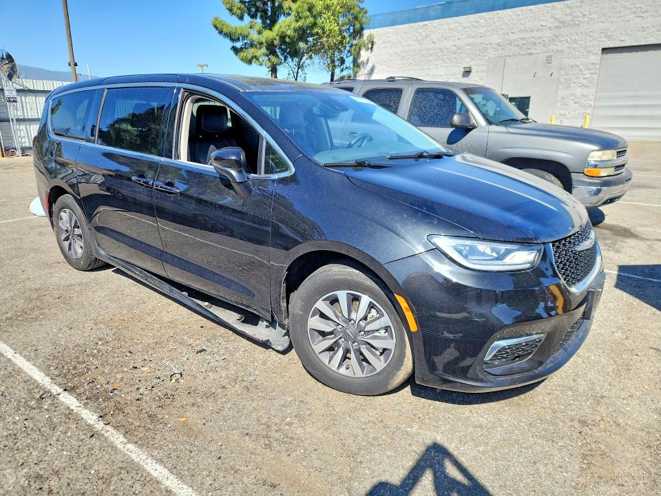 Продажа на аукционе авто 2023 Chrysler Pacifica, vin: 2C4RC1L75PR626219, номер лота: 48175166