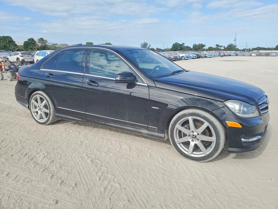 Продажа на аукционе авто 2012 Mercedes-benz C, vin: WDDGF4HB0CA613119, номер лота: 50111166
