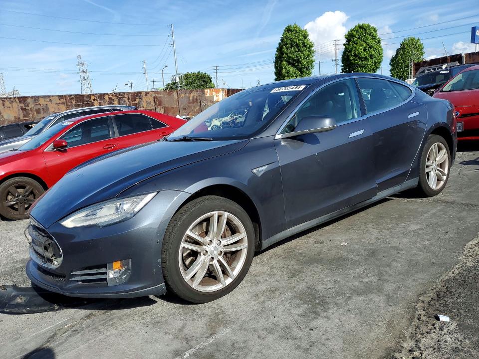 Продажа на аукционе авто 2015 Tesla Model S, vin: 5YJSA1H14FF084214, номер лота: 50765466