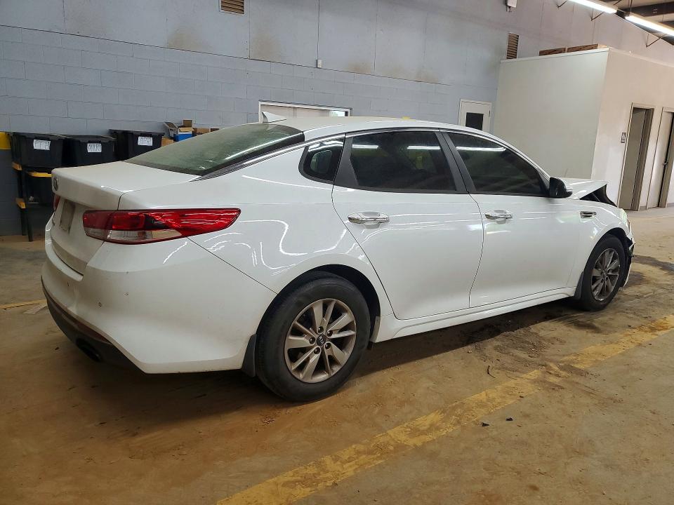2018 Kia Optima მანქანა იყიდება აუქციონზე, vin: 5XXGT4L35JG182877, აუქციონის ნომერი: 49367106