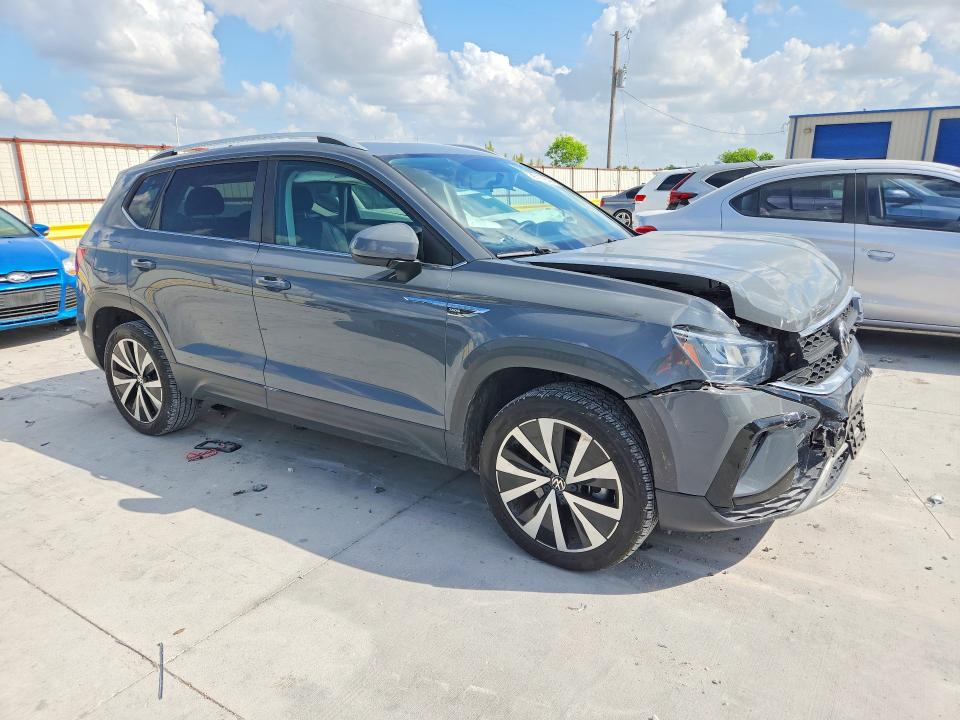 49717846 :رقم المزاد ، 3VVRX7B27NM009309 vin ، 2022 Volkswagen Taos مزاد بيع