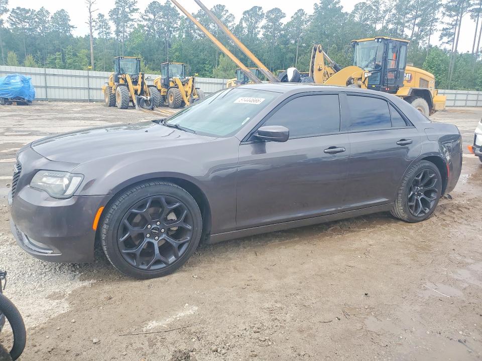 Auction sale of the 2015 Chrysler 300, vin: 2C3CCABG2FH908799, lot number: 51444666