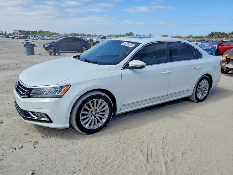 50276216 :رقم المزاد ، 1VWBT7A3XGC048970 vin ، 2016 Volkswagen Passat مزاد بيع