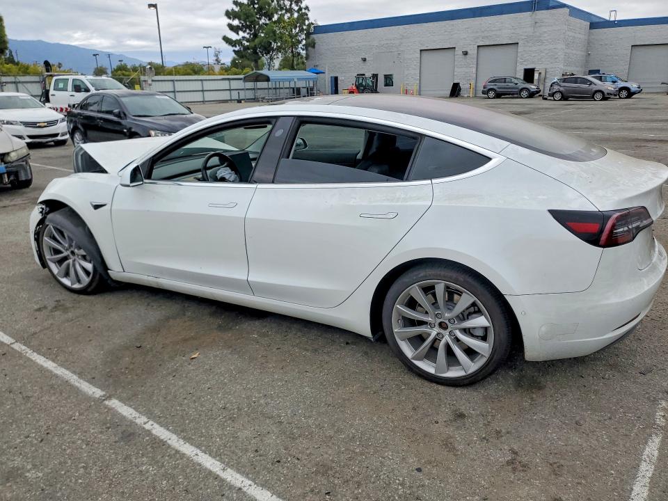 50512926 :رقم المزاد ، 5YJ3E1EA4JF012340 vin ، 2018 Tesla Model 3 مزاد بيع
