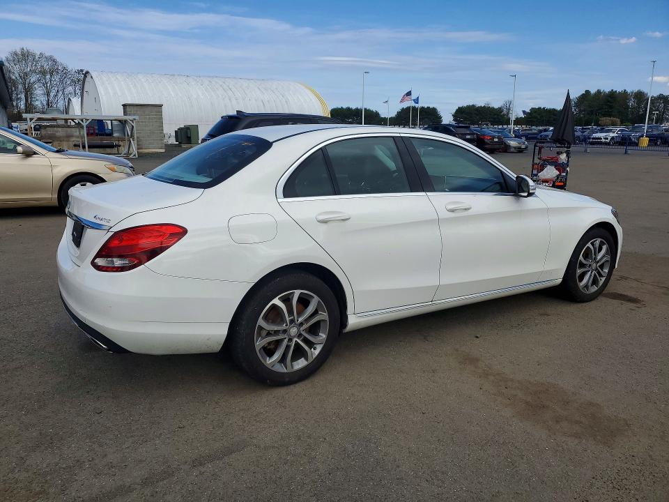 50284766 :رقم المزاد ، 55SWF4KB8FU040916 vin ، 2015 Mercedes-benz C مزاد بيع