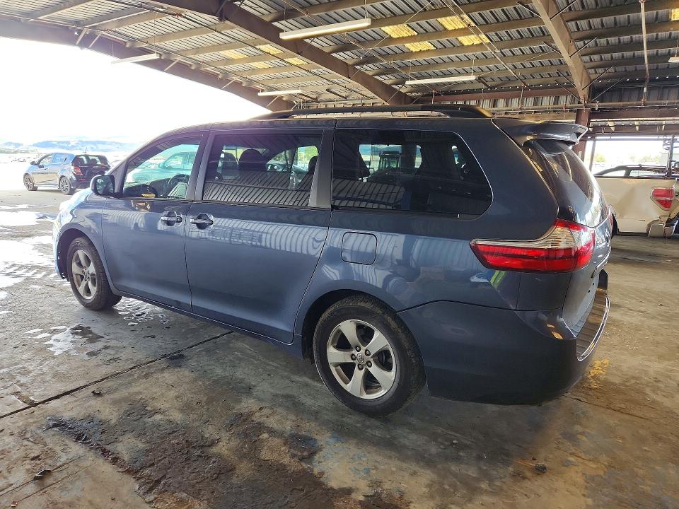 50925916 :رقم المزاد ، 5TDKZ3DC2HS830931 vin ، 2017 Toyota Sienna مزاد بيع