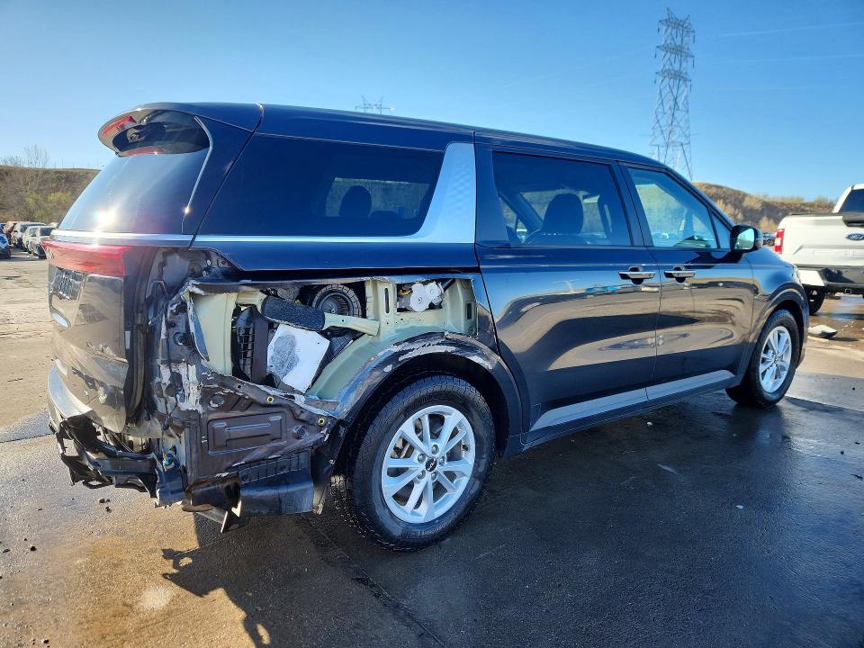 Продаж на аукціоні авто 2022 Kia Carnival, vin: KNDNB4H38N6132532, номер лоту: 49118156