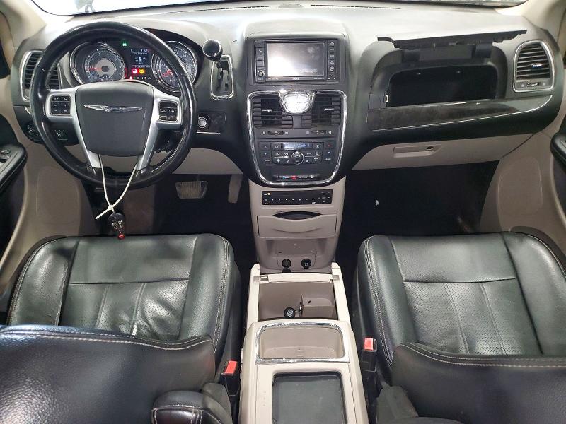 49757996 :رقم المزاد ، 2A4RR8DG6BR656404 vin ، 2011 Chrysler Town & Country مزاد بيع