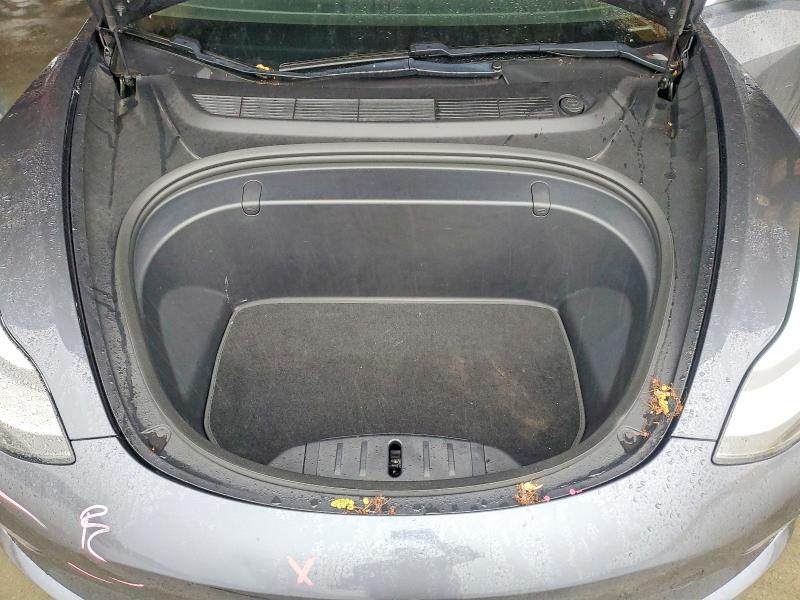 49447566 :رقم المزاد ، 5YJ3E1EB8JF083081 vin ، 2018 Tesla Model 3 مزاد بيع