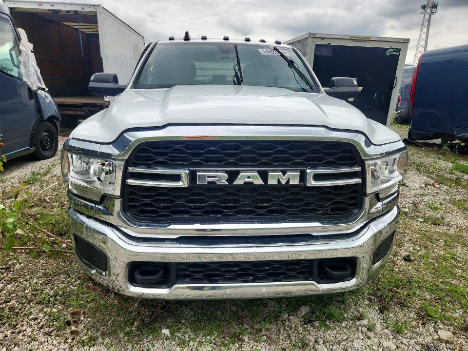 79509345 :رقم المزاد ، 3C7WRTCL0NG417132 vin ، 2022 Ram 3500 مزاد بيع