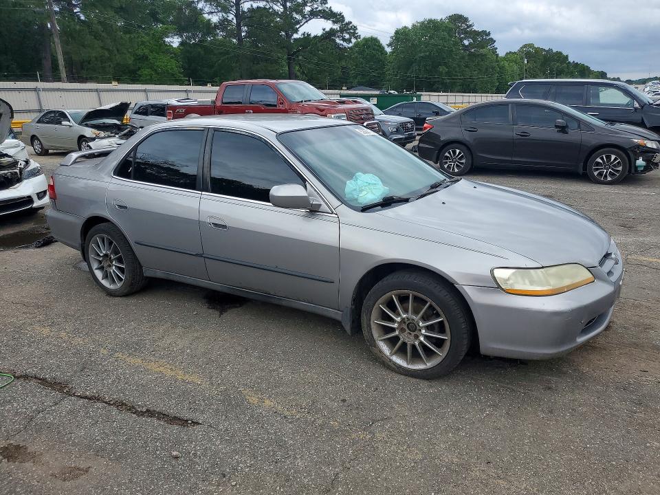 1999 Honda Accord მანქანა იყიდება აუქციონზე, vin: 1HGCG564XXA071017, აუქციონის ნომერი: 52050106