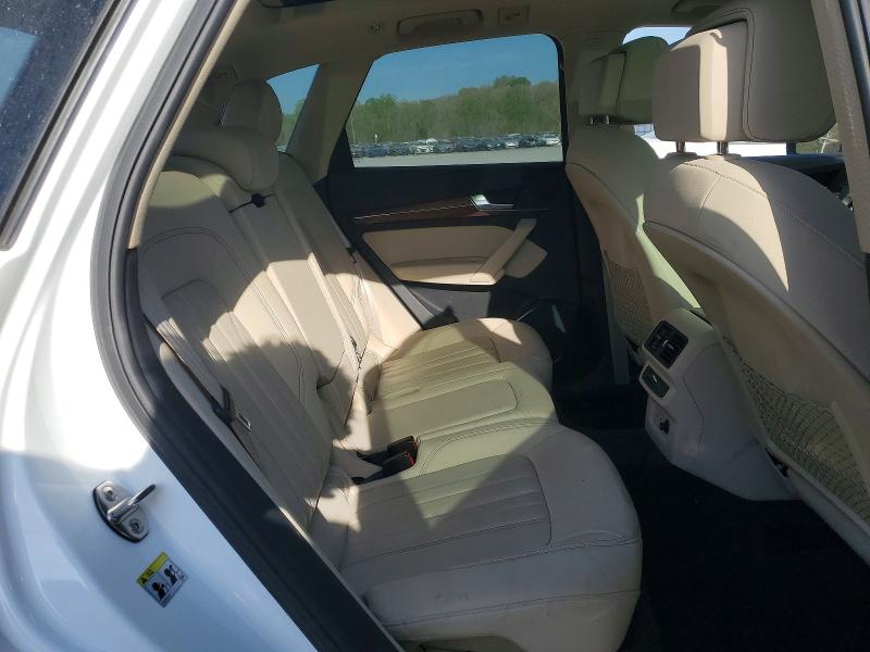 47017146 :رقم المزاد ، WA1AAAFY8M2033983 vin ، 2021 Audi Q5 مزاد بيع