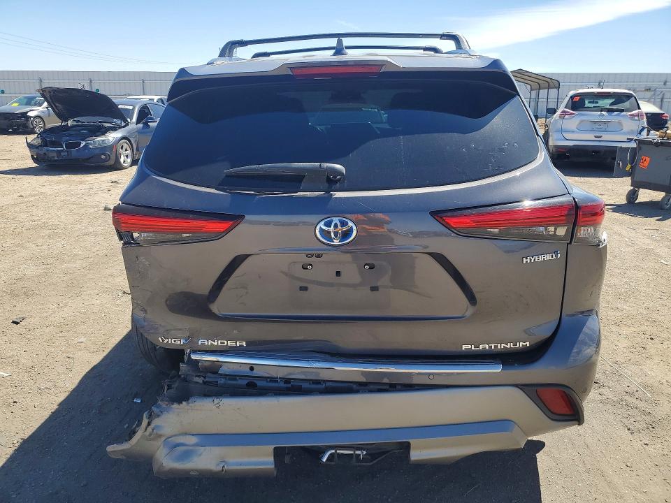 2023 Toyota Highlander Hybrid მანქანა იყიდება აუქციონზე, vin: 5TDEBRCH1PS107703, აუქციონის ნომერი: 50724036