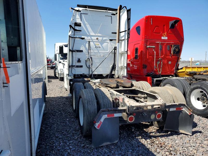 2013 Volvo Vnl მანქანა იყიდება აუქციონზე, vin: 4V4NC9EG0DN139775, აუქციონის ნომერი: 48154766