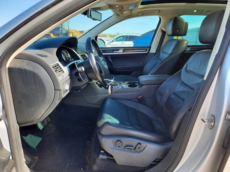 50368306 :رقم المزاد ، WVGEF9BP2FD007354 vin ، 2015 Volkswagen Touareg مزاد بيع