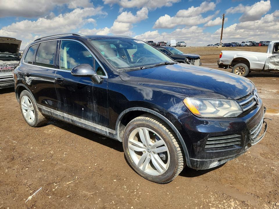 2013 Volkswagen Touareg მანქანა იყიდება აუქციონზე, vin: WVGDF9BPXDD010849, აუქციონის ნომერი: 49129146