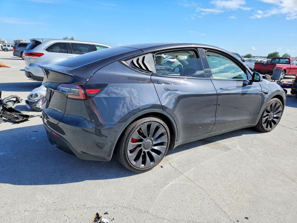 49229586 :رقم المزاد ، 7SAYGDEF8RF041352 vin ، 2024 Tesla Model Y مزاد بيع