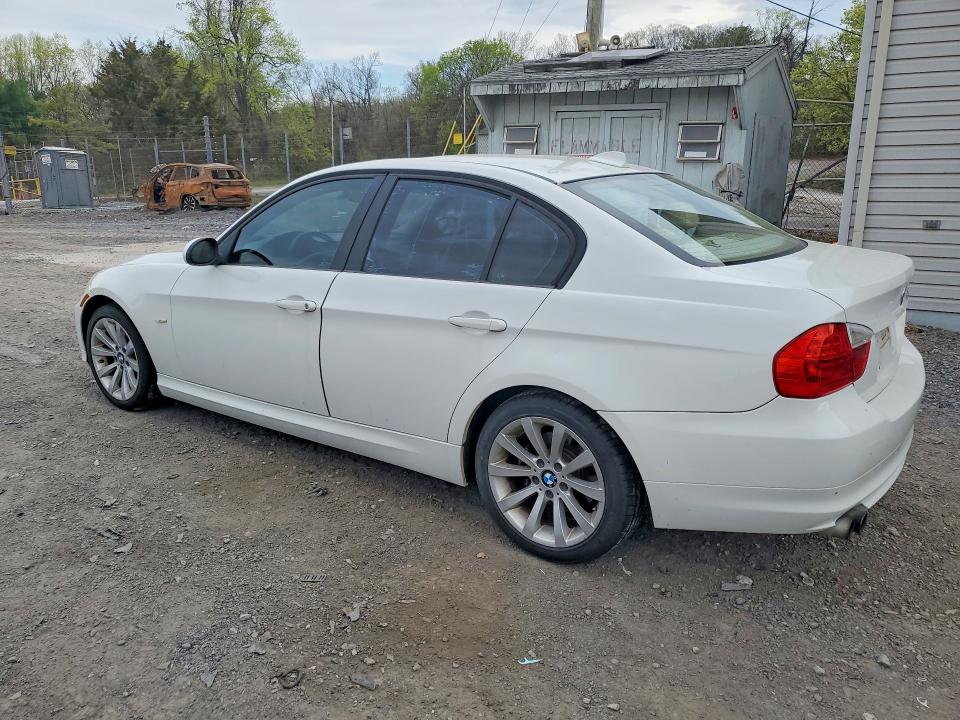 49853986 :رقم المزاد ، WBAPH7G52BNN04585 vin ، 2011 Bmw 328 مزاد بيع