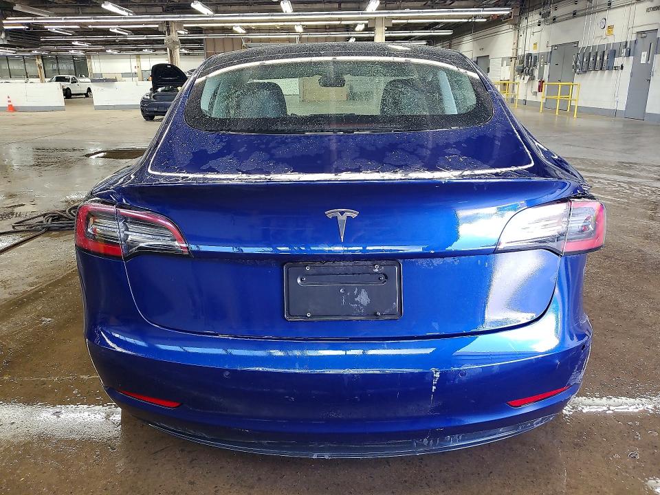 2022 Tesla Model 3 მანქანა იყიდება აუქციონზე, vin: 5YJ3E1EA0NF372288, აუქციონის ნომერი: 50135526