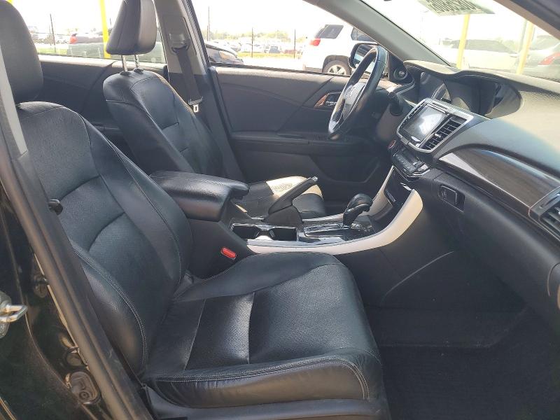 50825806 :رقم المزاد ، 1HGCR3F87HA027611 vin ، 2017 Honda Accord مزاد بيع