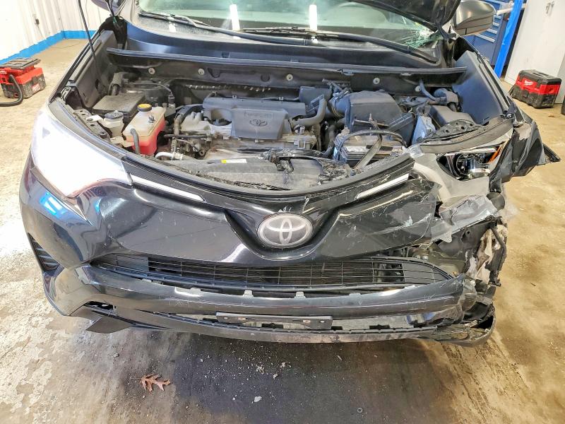 49002626 :رقم المزاد ، 2T3BFREV1JW723479 vin ، 2018 Toyota Rav4 مزاد بيع