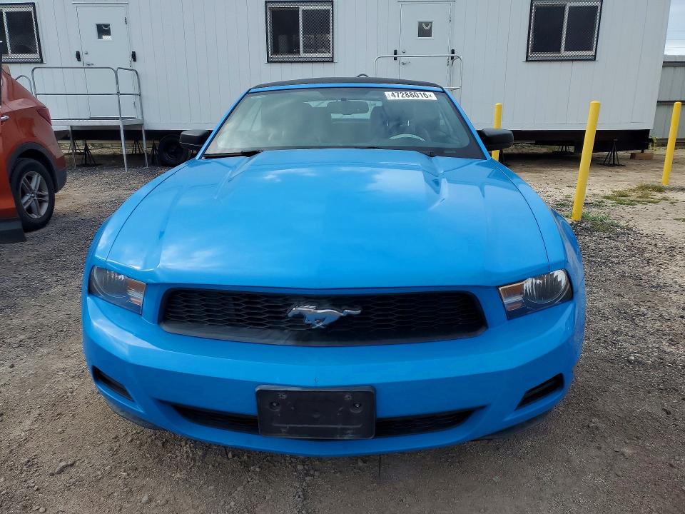 47288016 :رقم المزاد ، 1ZVBP8EM3B5145664 vin ، 2011 Ford Mustang مزاد بيع