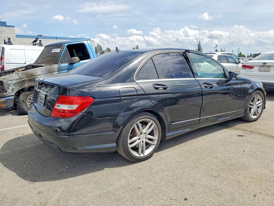Продажа на аукционе авто 2012 Mercedes-benz C, vin: WDDGF4HB1CR231845, номер лота: 49628526