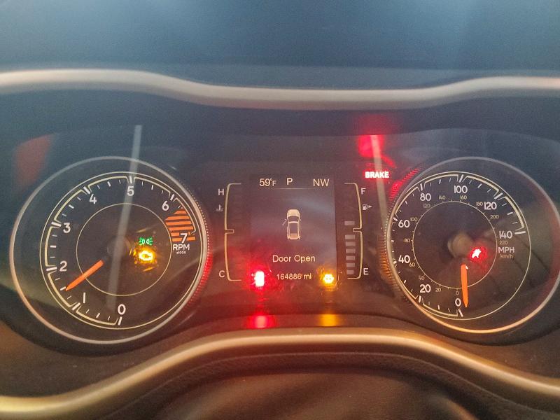 49089106 :رقم المزاد ، 1C4PJMCB2JD500493 vin ، 2018 Jeep Cherokee مزاد بيع