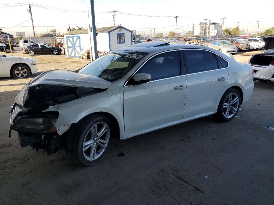 48697376 :رقم المزاد ، 1VWBT7A38EC041335 vin ، 2014 Volkswagen Passat مزاد بيع