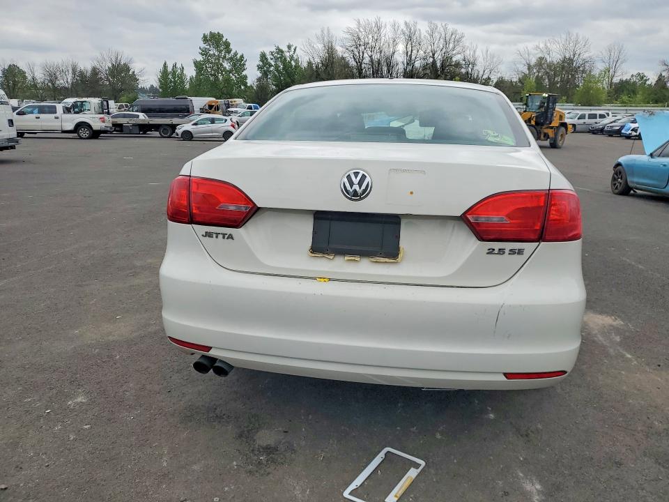51606666 :رقم المزاد ، 3VWDP7AJ6DM407043 vin ، 2013 Volkswagen Jetta مزاد بيع