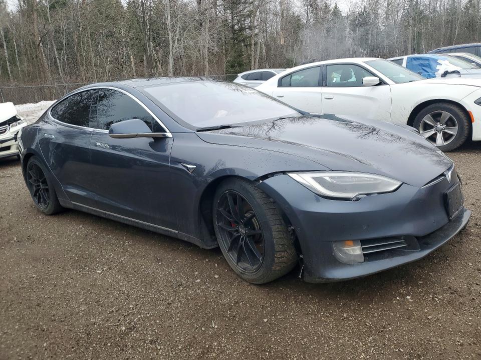 48188376 :رقم المزاد ، 5YJSA1E28HF223602 vin ، 2017 Tesla Model S مزاد بيع