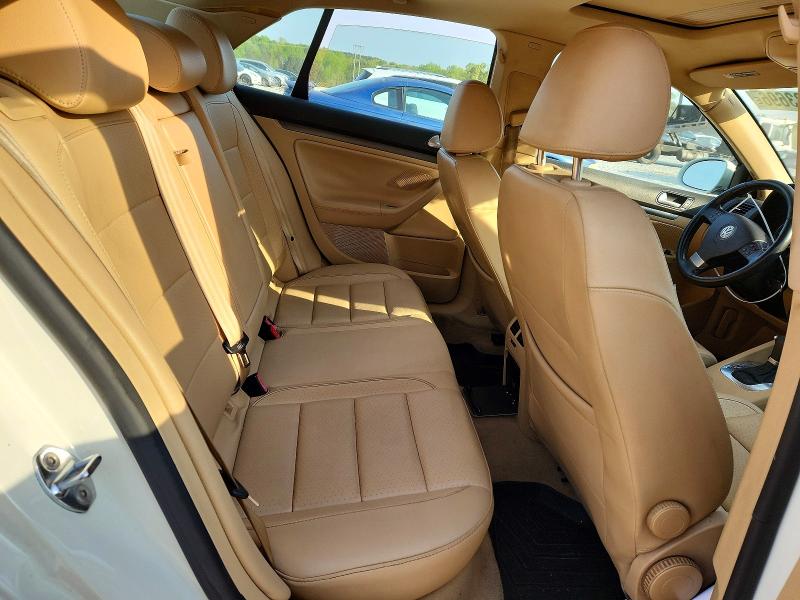 49033696 :رقم المزاد ، 3VWRM71K38M005655 vin ، 2008 Volkswagen Jetta مزاد بيع