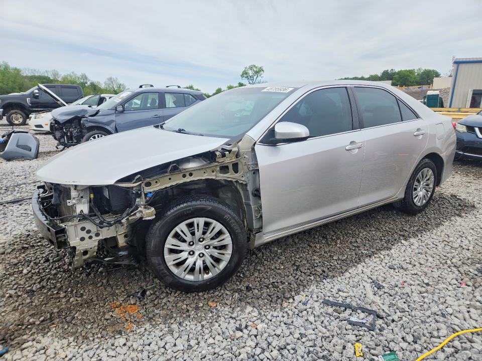 48785936 :رقم المزاد ، 4T1BF1FK3EU329566 vin ، 2014 Toyota Camry مزاد بيع