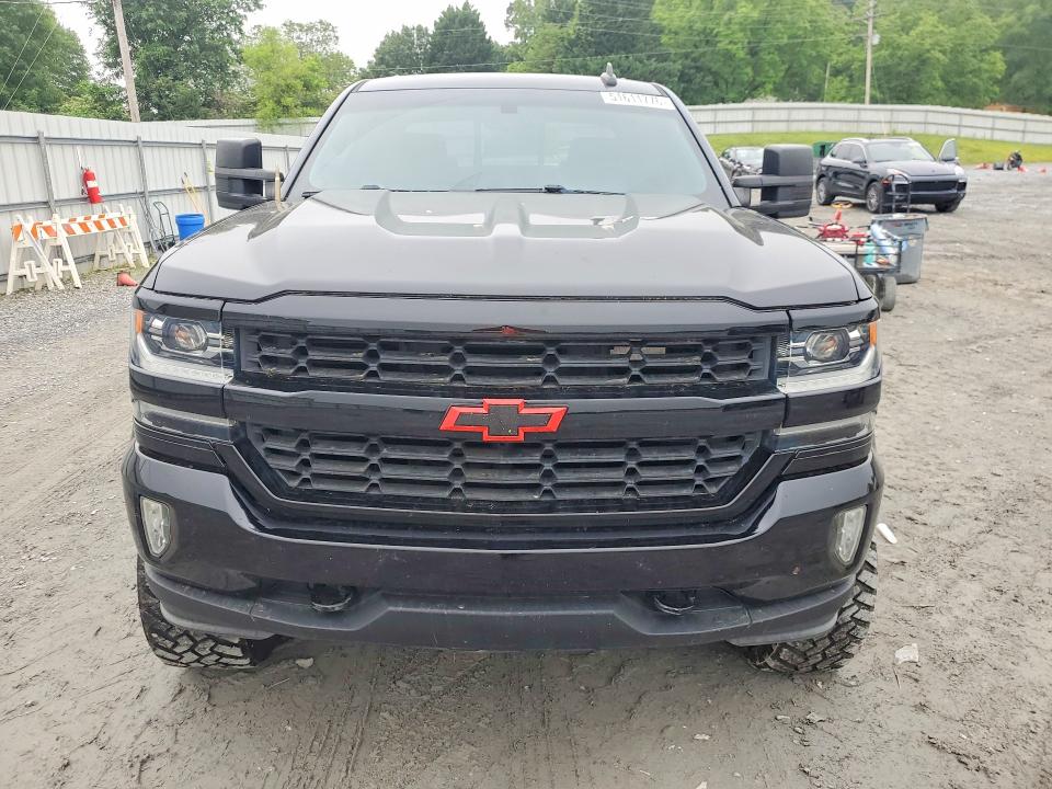 51611776 :رقم المزاد ، 3GCUKSEJ2JG421594 vin ، 2018 Chevrolet Silverado مزاد بيع