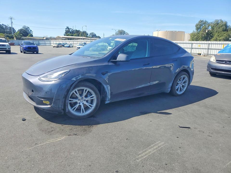 50189106 :رقم المزاد ، 7SAYGDEE2NF571852 vin ، 2022 Tesla Model Y مزاد بيع