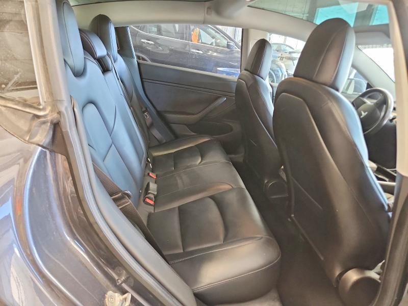 50403386 :رقم المزاد ، 5YJ3E1EB2JF114034 vin ، 2018 Tesla Model 3 مزاد بيع